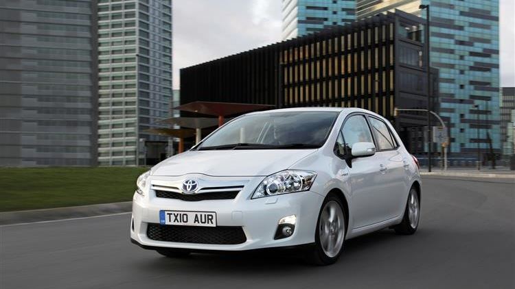 First Look: 2010 Toyota Auris Hybrid
