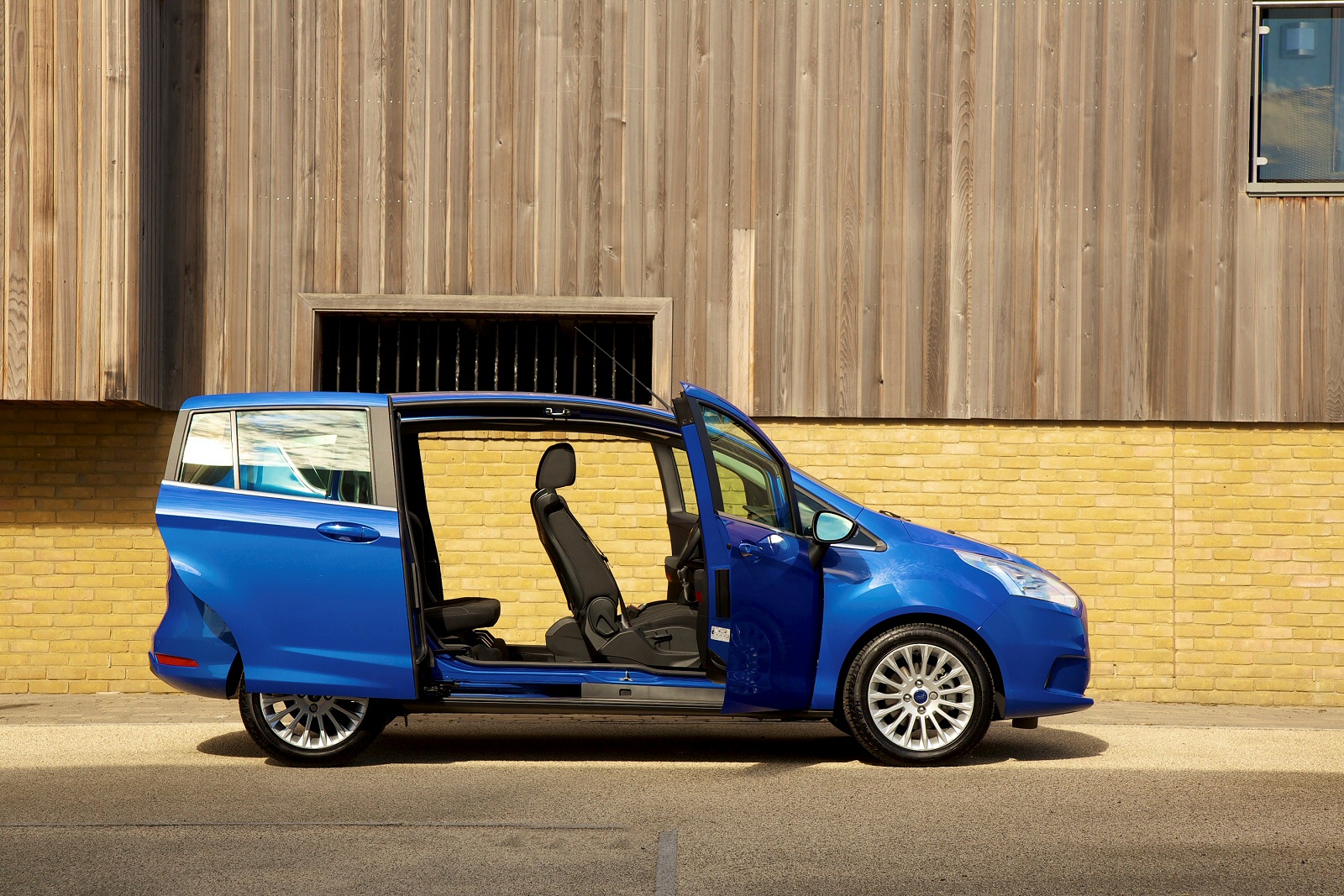 New Ford BMax 1.0 Ecoboost 125 Zetec 5Dr Petrol Hatchback for Sale Bristol Street