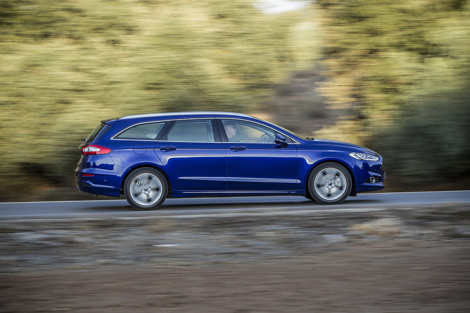 New Ford Mondeo Vignale 2.0 Hybrid [Lux] 5dr Auto Hybrid Estate for