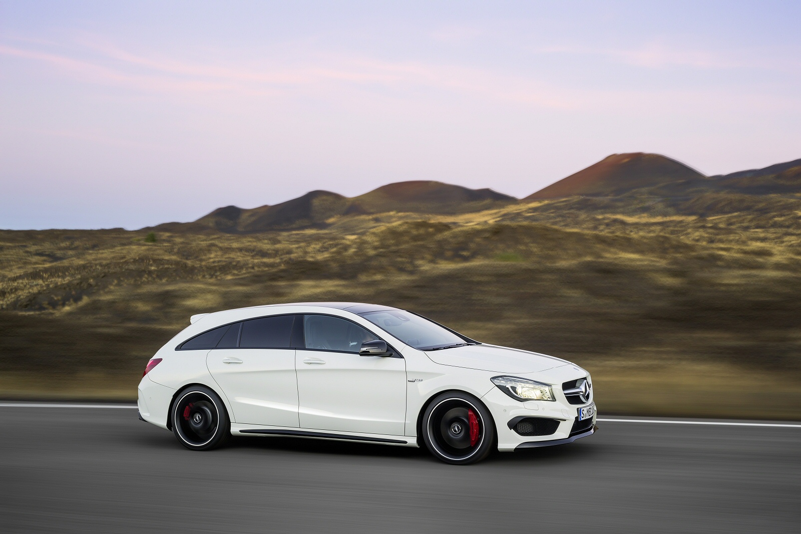 New Mercedes-AMG CLA Cla 45 4Matic Yellow Night Edition 5Dr Tip Auto ...